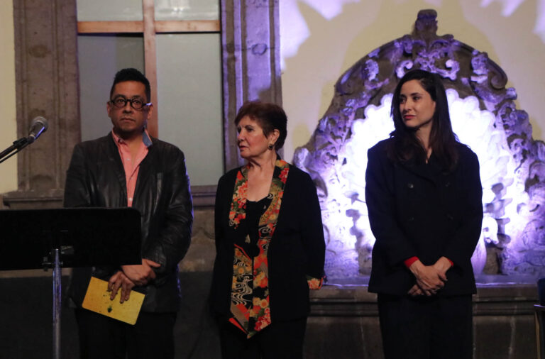 Mujeres poetas homenajean a David Huerta en Museo de la CDMX