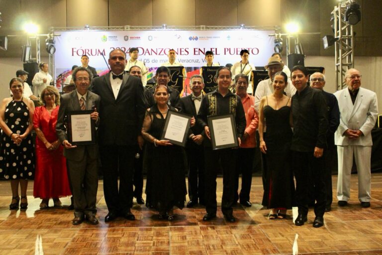 Familia Salazar y violín de Acerina, galardonados con el Premio Rosa Abdala 2024