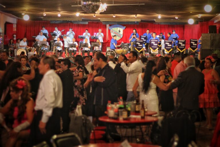 17 danzoneras tocarán al mismo tiempo en varios puntos de CDMX